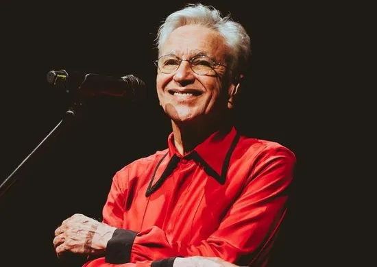 Imagem ilustrativa da imagem Caetano Veloso: 'O Brasil parece incapaz de salvar a si mesmo'