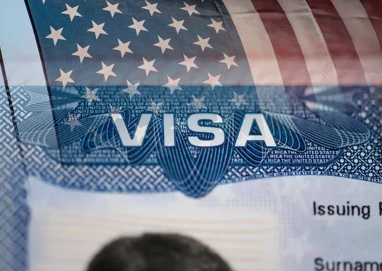 Imagem ilustrativa da imagem EUA querem que turistas isentos de visto revelem histórico de redes sociais digitai