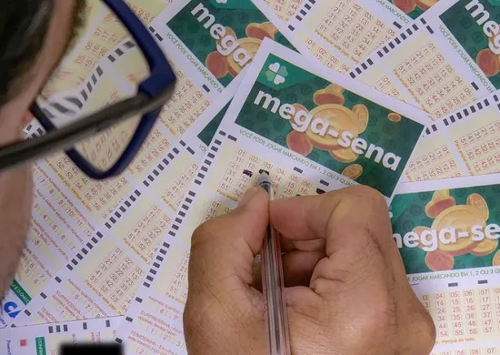 Imagem ilustrativa da imagem Mega-Sena sorteia prêmio de R$ 28 milhões neste domingo