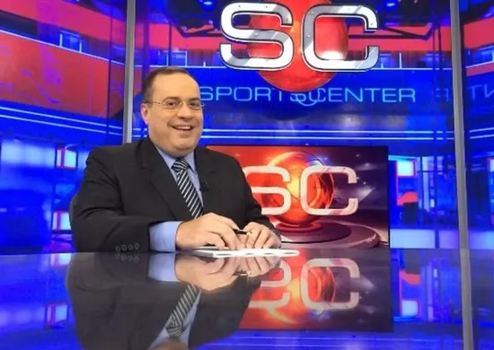 Imagem ilustrativa da imagem Paulo Soares, icônico narrador e apresentador da ESPN, morre aos 63 anos