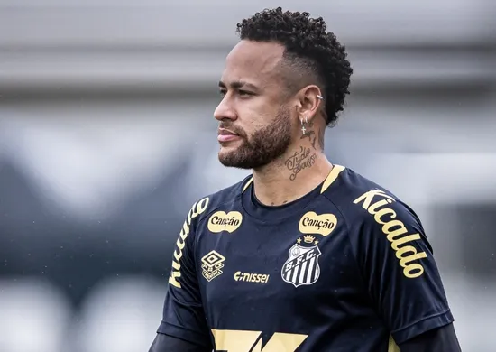 Imagem ilustrativa da imagem Neymar renova com o Santos até o fim de 2026