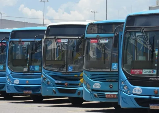 Imagem ilustrativa da imagem Rodoviários aceitam proposta de reajuste e cancelam greve de ônibus