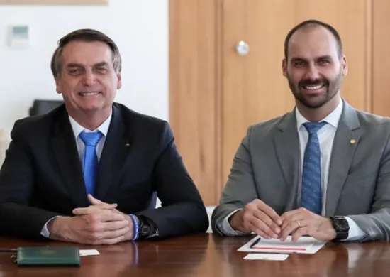 Imagem ilustrativa da imagem Moraes autoriza visitas de Carlos, Flávio e Renan a Bolsonaro, mas veta Eduardo