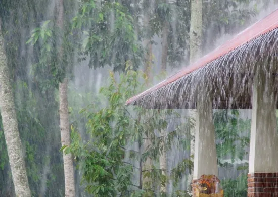 Imagem ilustrativa da imagem ES recebe novo alerta de chuvas intensas até este domingo; veja cidades em risco