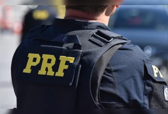 Imagem ilustrativa da imagem Agente da PRF é investigado por fraude em vistorias de veículos de carga no ES