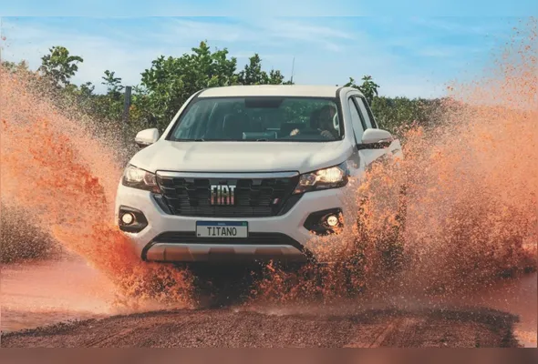 Fiat Titano 2026 se destaca pelo conforto, robustez e desempenho tanto no asfalto quanto em terrenos difíceis