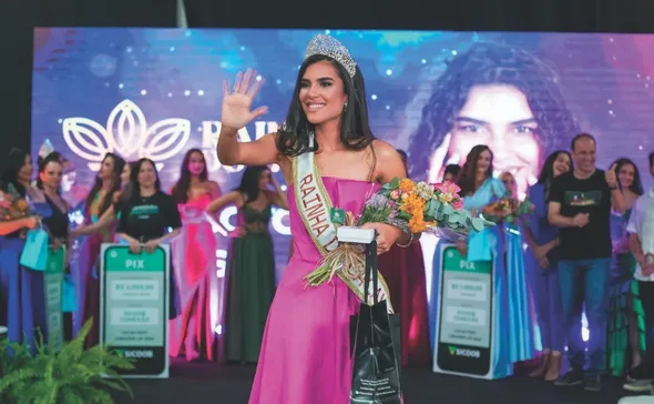 Imagem ilustrativa da imagem Estudante é eleita rainha do cacau de Linhares