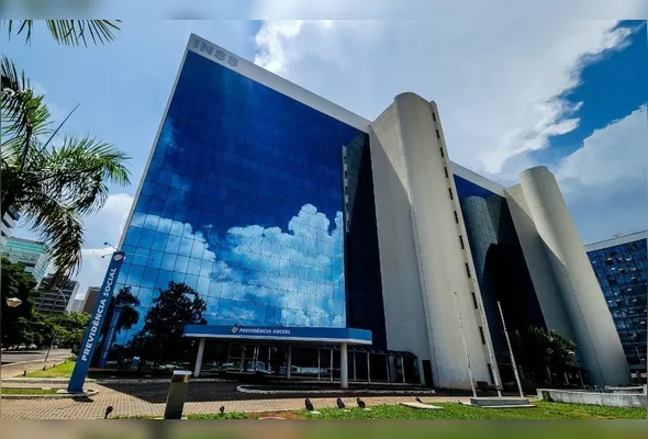 Prédio do INSS: fraudes com desconto de mensalidades associativas direto na folha de pagamento de idosos