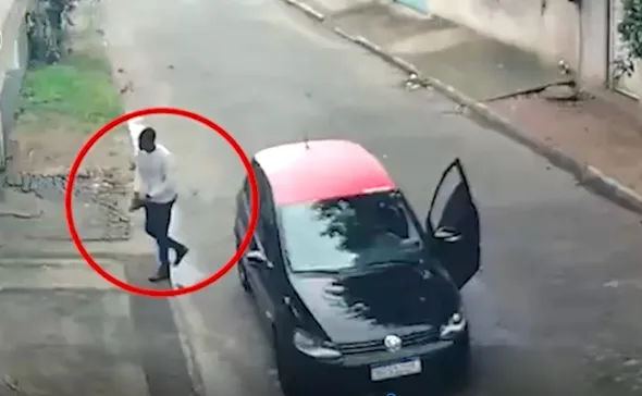 Imagem ilustrativa da imagem Homem tem carro roubado ao sair da garagem de casa na Serra; veja vídeo