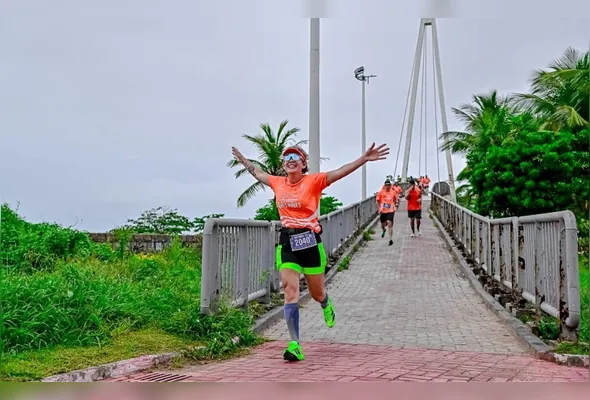 Atletas passaram pela orla de Jacaraípe e pelas falésias de Nova Almeida