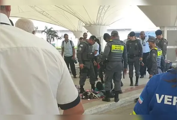 Em nota, a Polícia Militar afirmou que a ocorrência está em andamento e ainda não há informações sobre o caso