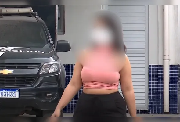 Suspeita foi autuada em flagrante por lesão corporal qualificada e encaminhada ao sistema prisional