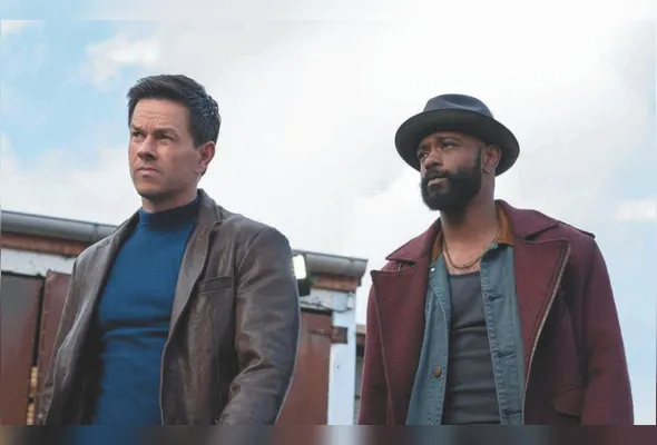 Mark Wahlberg  e LaKeith Stanfield estão no longa-metragem que estreia no Prime Video na quarta-feira (1).