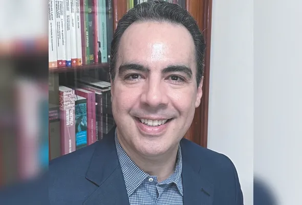José Antonio Martinuzzo é pós-doutor em Psicanálise (UERJ), doutor em Comunicação (UFF) e professor titular da Ufes.