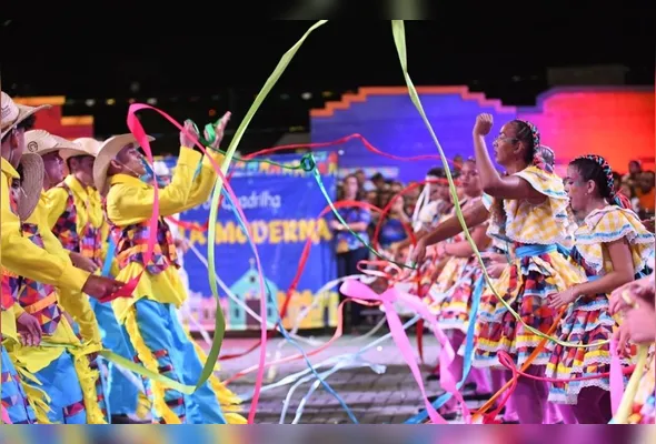 Grupo Matuta Moderna, campeão do Serraiá, viajou mais de cinco horas para participar do evento e levar trófeu