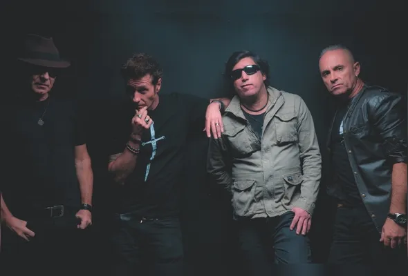 Capital inicial se apresenta na Área Verde do Álvares Cabral, em Vitória. Já o veterano Jorge Aragão vai agitar quem for ao Café de La Musique, em Vila Velha