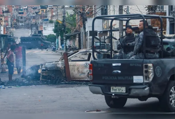 Imagem ilustrativa da imagem Criminosos do ES pagam até R$ 100 mil por mês para se esconder em favelas do RJ