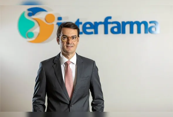 Renato porto explicou que a  IA deve ser uma ferramenta complementar, que apoia as decisões, sem comprometer a segurança dos pacientes