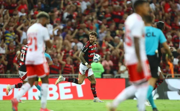 Imagem ilustrativa da imagem Flamengo defende a liderança no Beira-Rio