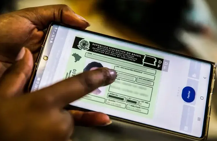 Imagem ilustrativa da imagem CNH terá renovação automática e gratuita para 'bom condutor', anuncia ministro