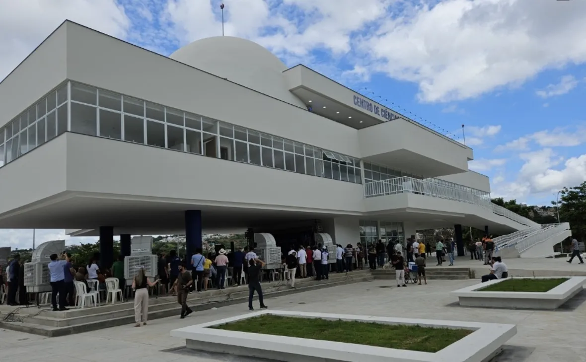 Imagem ilustrativa da imagem Diversão em viagem ao espaço em Colatina