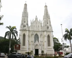 Imagem ilustrativa da imagem ⁠Até alpinismo será usado na restauração da Catedral de Vitória