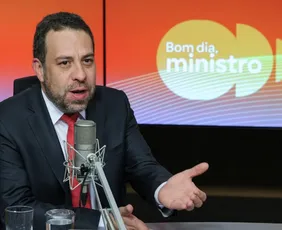 Imagem ilustrativa da imagem Fim da escala 6x1 deve aumentar produtividade, diz Boulos