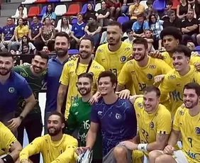 Imagem ilustrativa da imagem Brasil derrota Argentina e é campeão do Torneio Quatro Nações