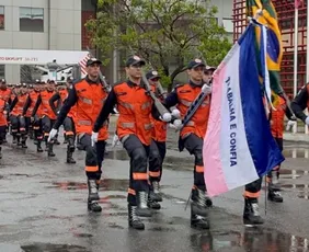Imagem ilustrativa da imagem Corpo de Bombeiros do ES celebra 113 anos com formatura e entrega de novas viaturas