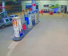 Imagem ilustrativa da imagem Frentista é atropelado e tem pernas quebradas em posto de combustíveis em Cariacica