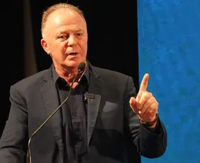 Imagem ilustrativa da imagem "Decisão do EUA de reduzir as tarifas fortalece economia do Estado", diz governador