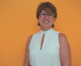 Imagem ilustrativa da imagem Katia Stocco: "A escola precisa olhar para fora da sala de aula"