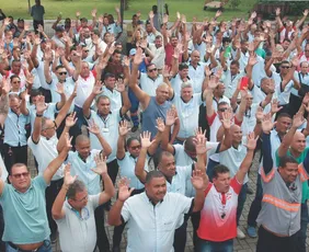 Imagem ilustrativa da imagem Rodoviários vão fazer nova assembleia nesta quarta para decidir sobre greve