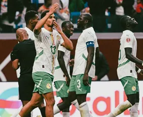 Imagem ilustrativa da imagem Senegal derrota Mali e garante a primeira vaga na semifinal
