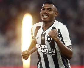 Imagem ilustrativa da imagem Vasco mira mais reforços e quer lateral ex-Botafogo