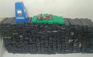 Imagem ilustrativa da imagem 400kg de maconha são apreendidos em Vitória