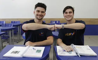 Imagem ilustrativa da imagem Alunos e professores do ES comemoram resultados no Enem 2025