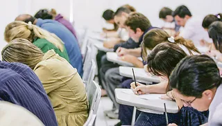Imagem ilustrativa da imagem Candidatos do CNU realizam prova discursiva neste domingo