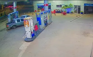 Imagem ilustrativa da imagem Frentista é atropelado e tem pernas quebradas em posto de combustíveis em Cariacica