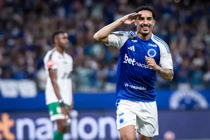 Imagem ilustrativa da imagem Cruzeiro massacra o Uberlândia no Mineirão