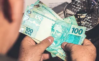 Imagem ilustrativa da imagem Salário mínimo de R$ 1.621 começa a ser pago nesta segunda