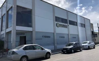 Imagem ilustrativa da imagem Homem sequestra garota de programa, foge da polícia e causa acidente em Linhares