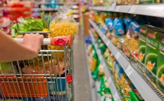 Imagem ilustrativa da imagem Lula assina decreto que muda regras para vale-refeição e alimentação