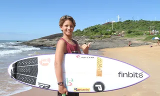 Imagem ilustrativa da imagem Surfista Eric Grattz sobe ao pódio em Linhares