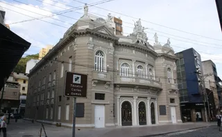 Imagem ilustrativa da imagem Theatro Carlos Gomes liberado para visitas. Saiba como conhecer