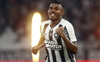 Imagem ilustrativa da imagem Vasco mira mais reforços e quer lateral ex-Botafogo