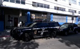 Imagem ilustrativa da imagem Motorista de aplicativo é preso por porte ilegal de arma após ameaça no trânsito