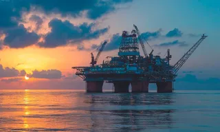 Imagem ilustrativa da imagem Preço do petróleo fica perto de US$ 100, mas está em queda nesta terça