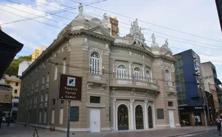 Imagem ilustrativa da imagem Visitas guiadas no Theatro Carlos Gomes começam em dezembro. Saiba como conhecer