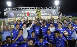 Imagem ilustrativa da imagem Vitória levanta a primeira taça do ano